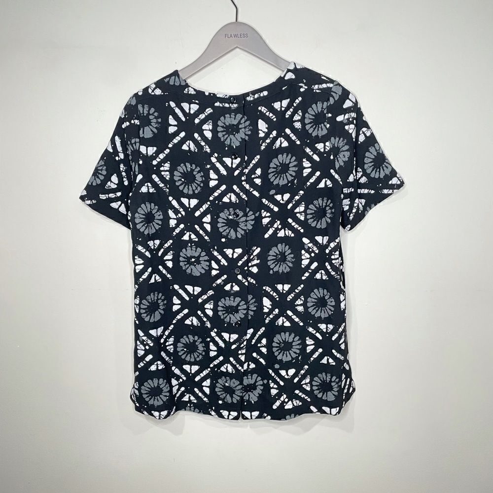 Madewell Industry Button-Back Top in Batik Grid - Picture 6 of 9